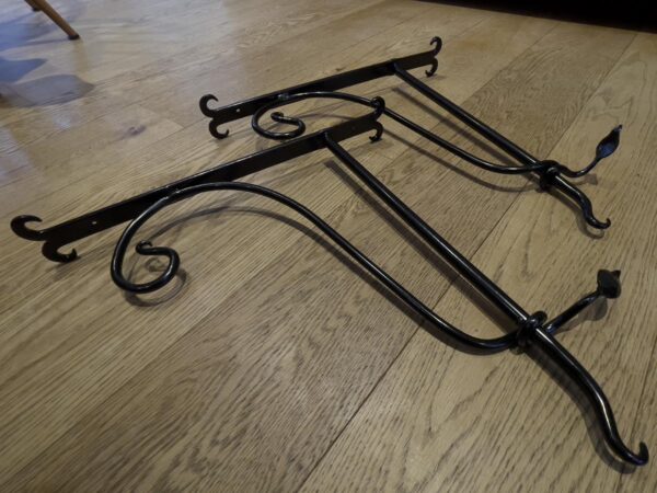vine style hanging brackets