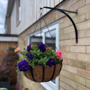 Clean hanging basket bracket